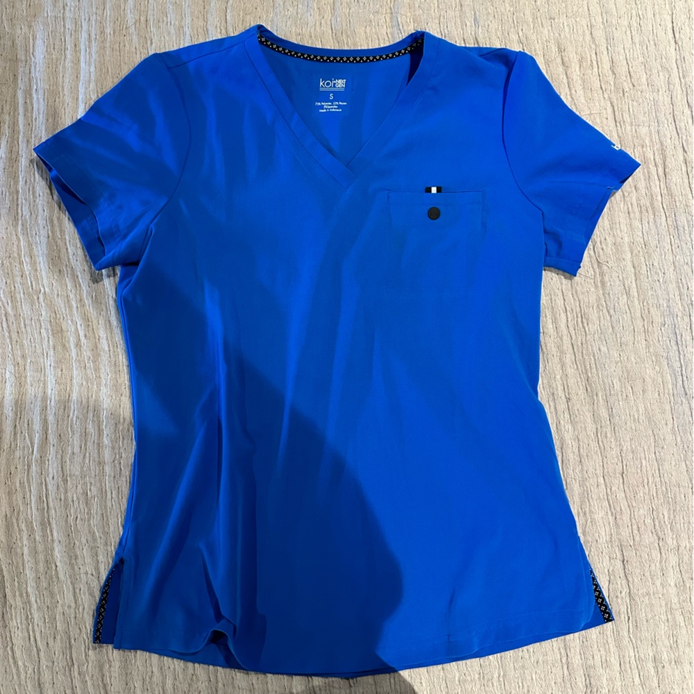 Koi Scrub Top
